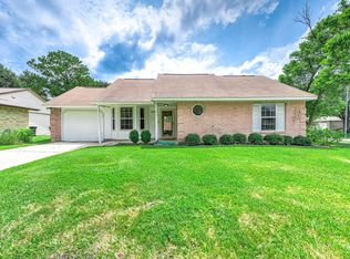 915 W Primrose Meadows Cir, Pearland, TX 77584