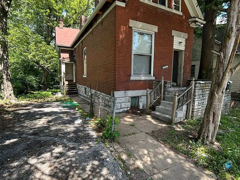 5051 Thrush Ave — Photo 2