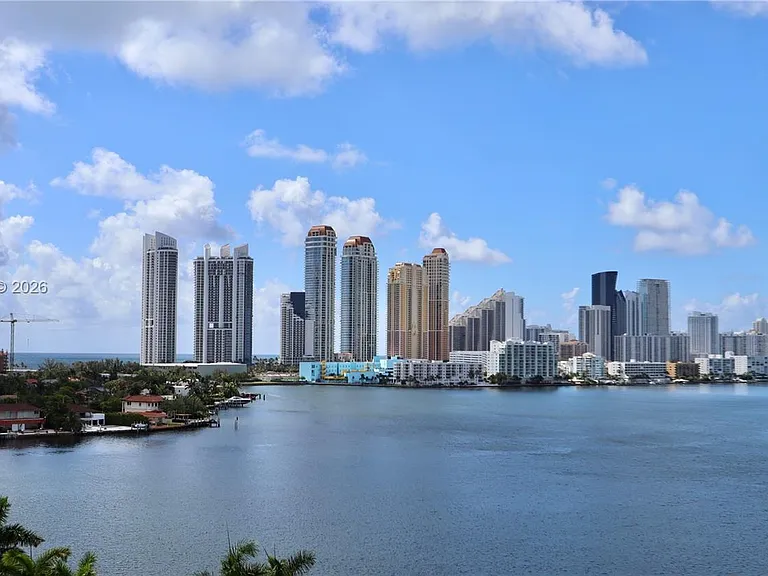3600 Mystic Pointe Dr #1115 — Photo 33