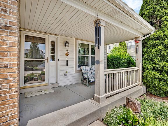 2nd image of 1004 Phelps Ln