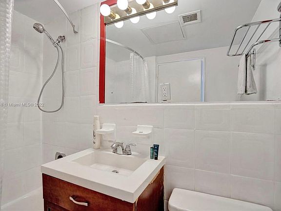 4th image of 6345 Collins Ave #8
