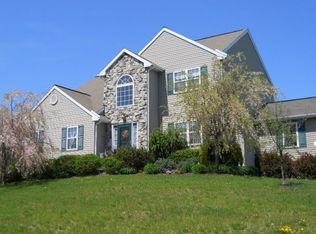 553 Faith Dr, Mohrsville, PA 19541