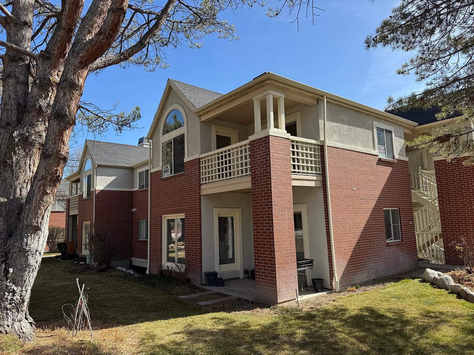 2 bed, 980 sqft, $1,800 — Photo 1