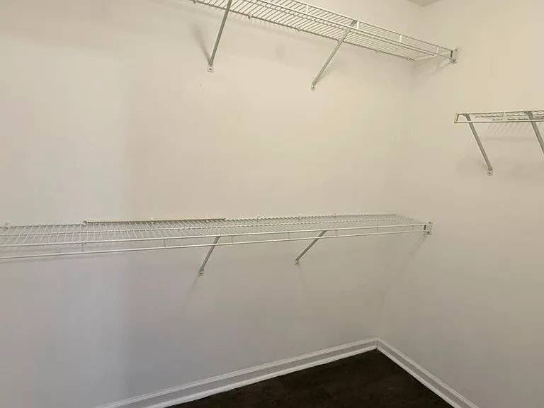 215 Galecrest Dr — Photo 12