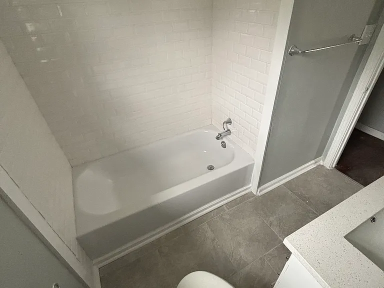2237 Cross Ln — Photo 4