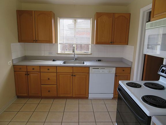 3rd image of 172 Newport St