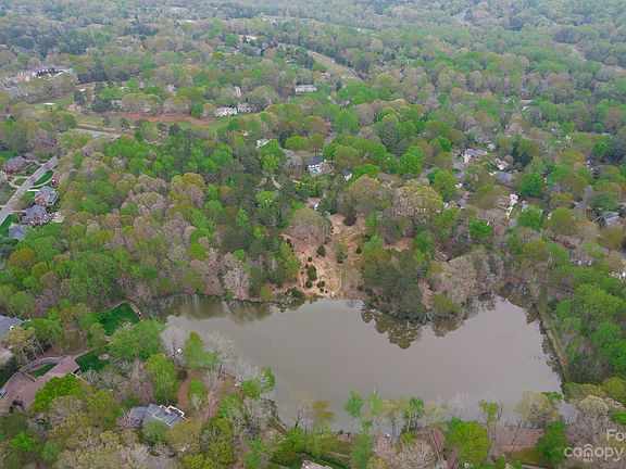 5th image of 8528 Strawberry Ln