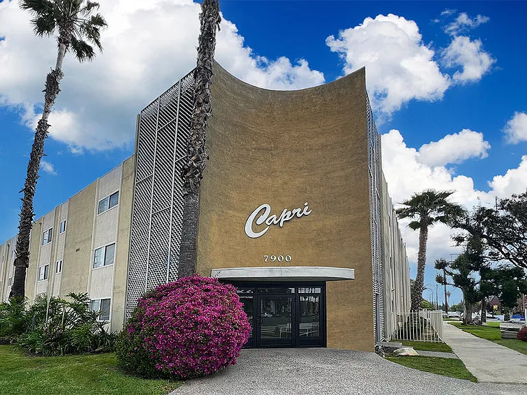 Capri Apartments — Photo 9
