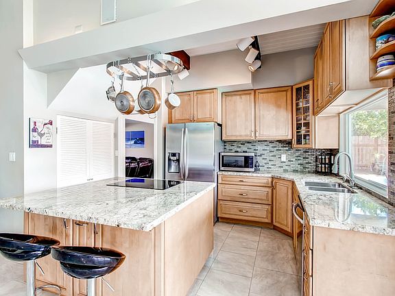 4th image of 2559 San Anselmo St