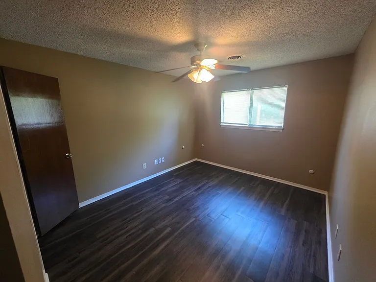 2923-2925 N Sunny Ln #2927 — Photo 4