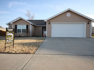 1775 W 14th Street Pl, Junction City, KS 66441