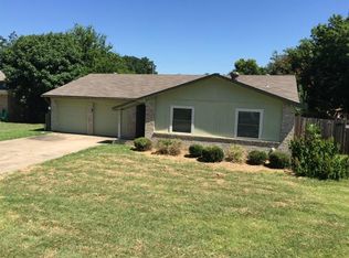 1133 Manning Rd, Benbrook, TX 76126