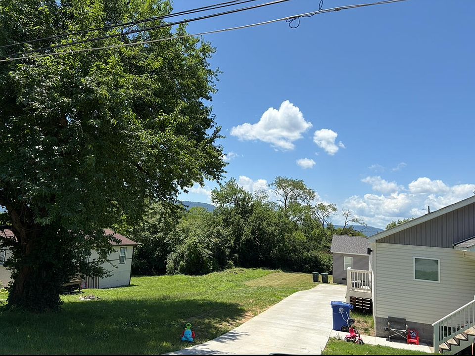 2nd image of 2427 13th Ave