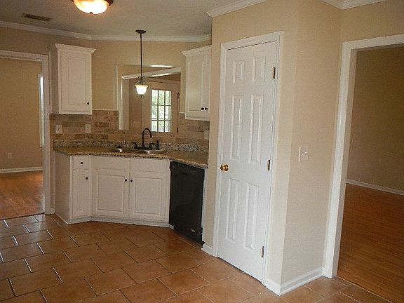 4th image of 4495 Country Glen Cir