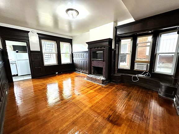 5th image of 115 Stratford Ave APT 1