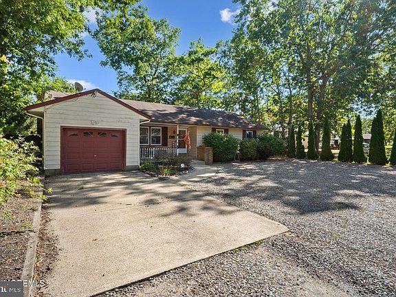 2nd image of 1806 Ridge Rd