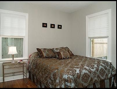 3rd image of 1910 Newning Ave #A