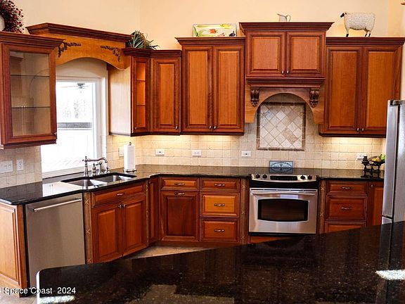 5th image of 169 Martesia Way