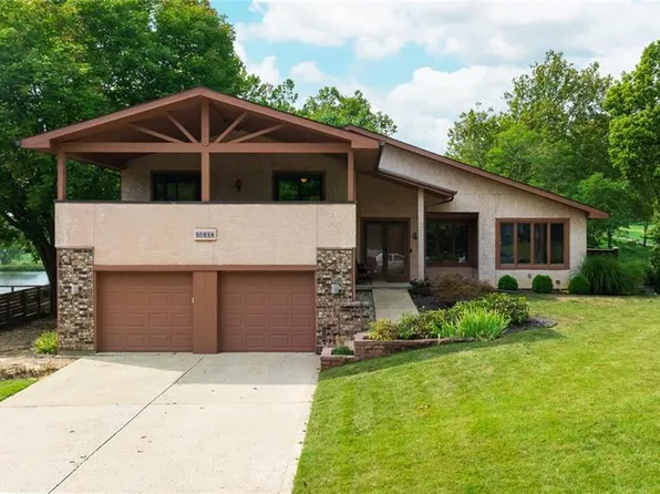 10414 NW Mirror Lake Dr, Parkville, MO 64152