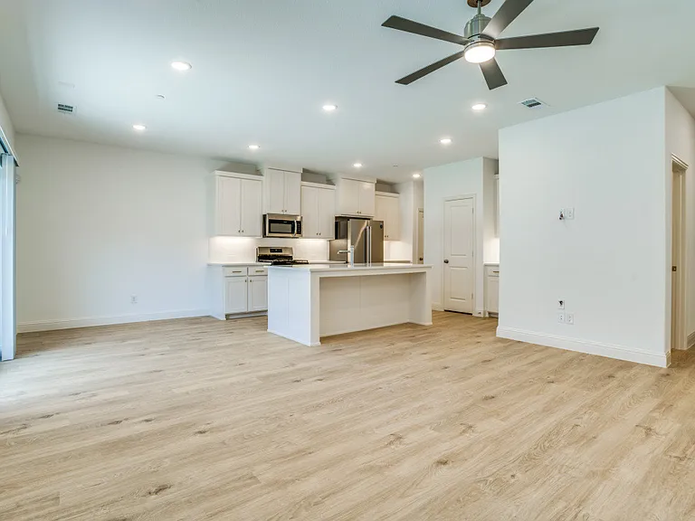 1363 Whipsaw Trl — Photo 2
