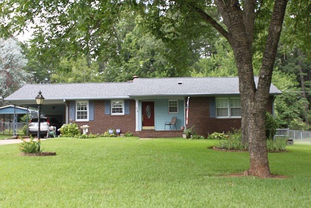 1st image of 714 Logan Ct