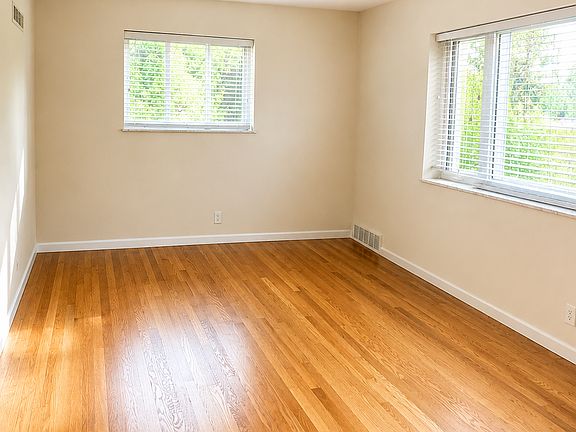 4th image of 203 Monclay Ct APT 2E