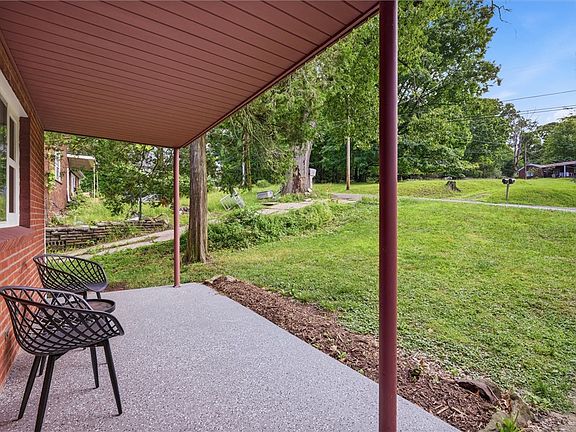 3rd image of 312 Duff Rd