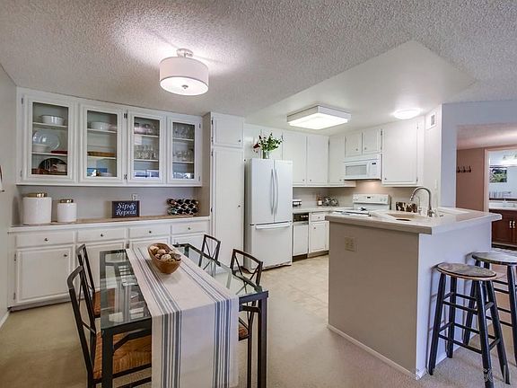 4th image of 17617 Pomerado Rd Unit 215