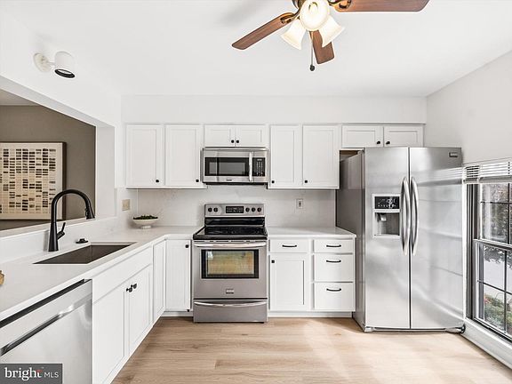 3rd image of 2504 Winterbridge Ln #2504