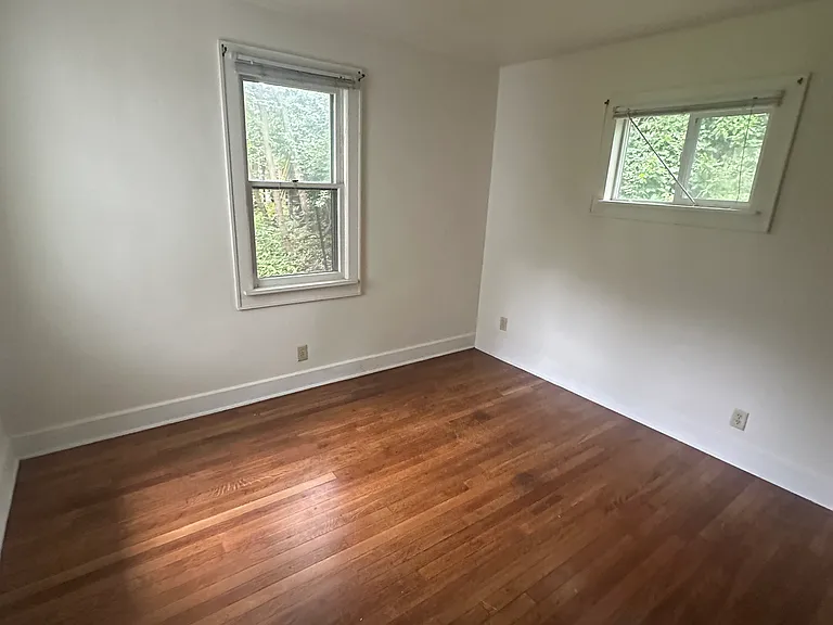 832 E 2nd St #1 — Photo 5