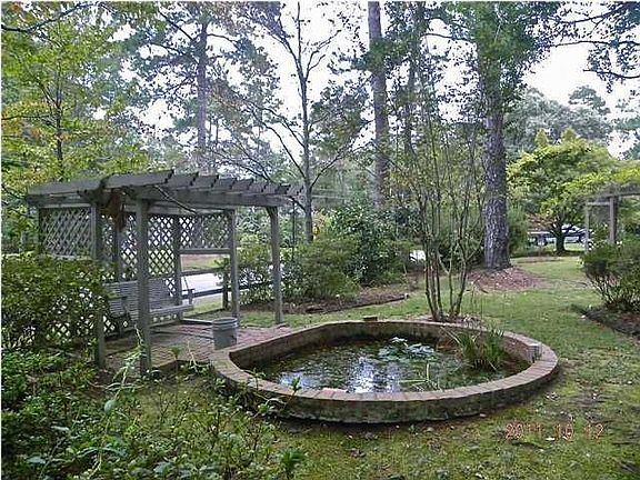 4th image of 123 Woodland Dr
