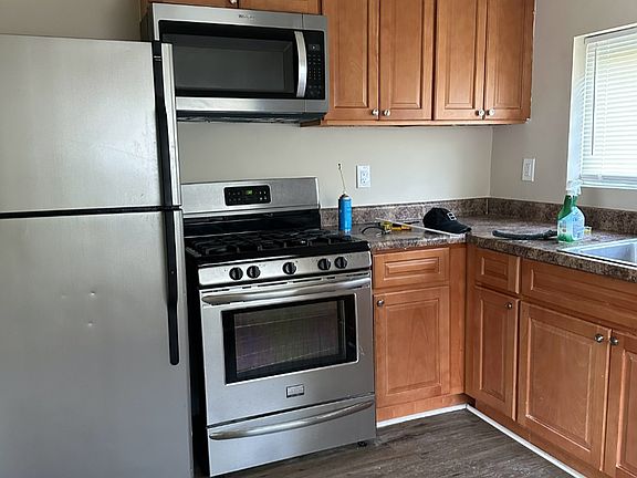 5th image of 124 E Hortter St