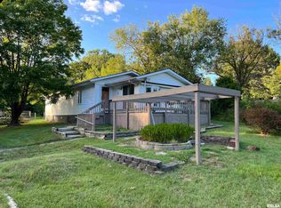 517 N Appleknocker St, Cobden, IL 62920