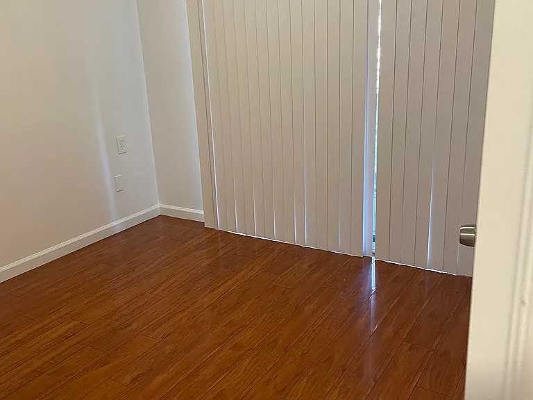 221 W Tulare Ave #Q — Photo 14