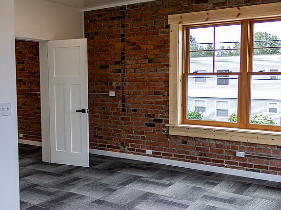 2nd image of 3319 Pacific Ave #304