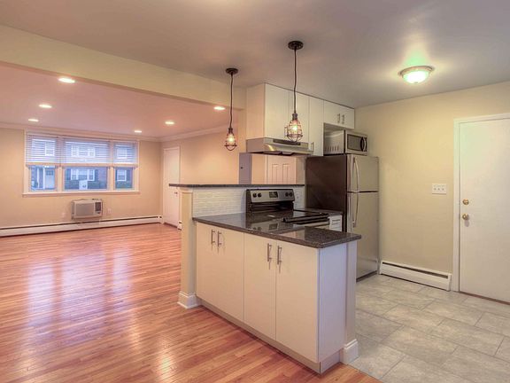 4th image of 5 E Golf Club Ln APT A1