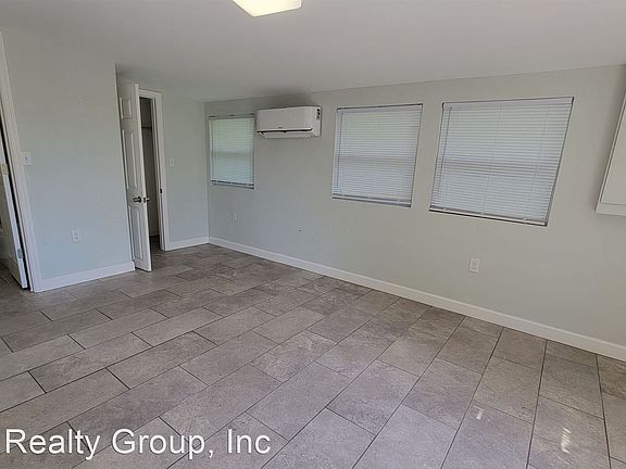 3rd image of 5803 Palmer Blvd