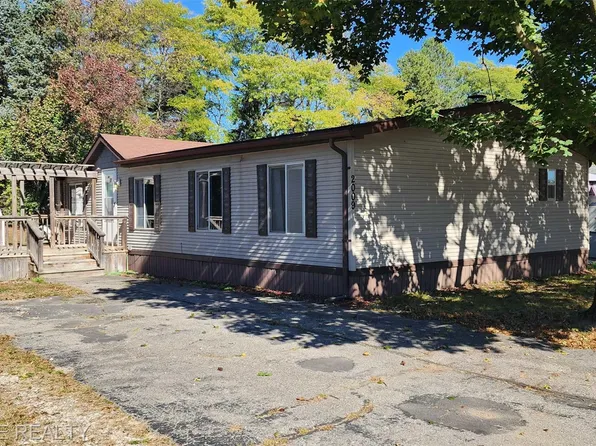 2009 Shirewood Dr, Shelby Township, MI 48317