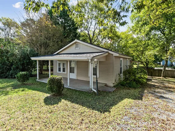 227 Lowry St, Pineville, NC 28134