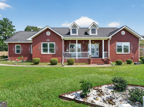 932 Hitching Post Ln, Waycross, GA 31503
