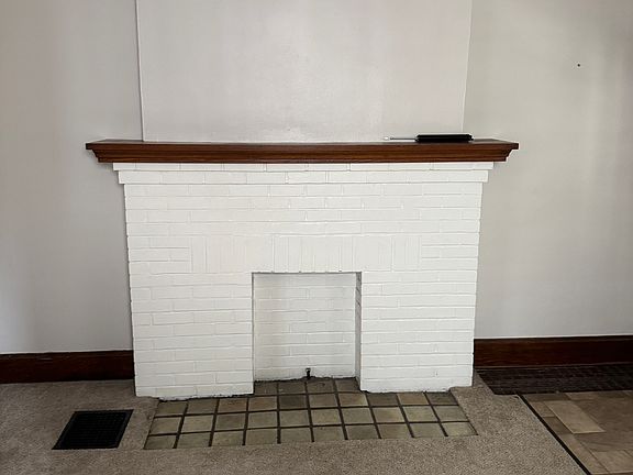3rd image of 107 W Lakeview Ave