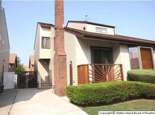 286 Green Valley Rd, Staten Island, NY 10312