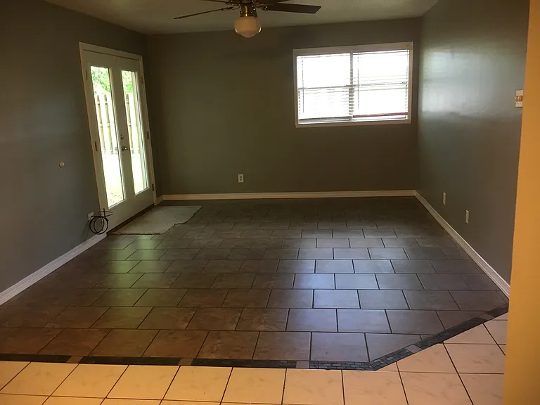 2308 Meadowbrook St — Photo 7