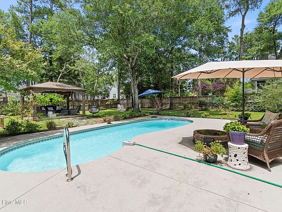 5th image of 5147 Fernwood Drive