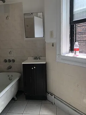Rented by EXR | media 10