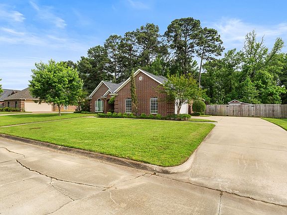 2nd image of 2705 Landon Ln
