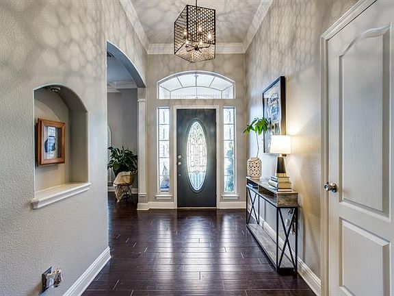 3rd image of 7808 Vineyard Ct