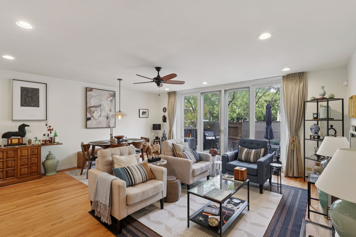 next background image