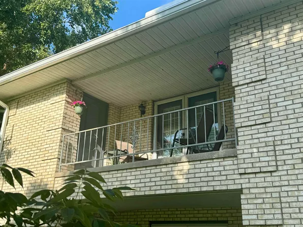 6702 Newburgh Rd, Evansville, IN 47715
