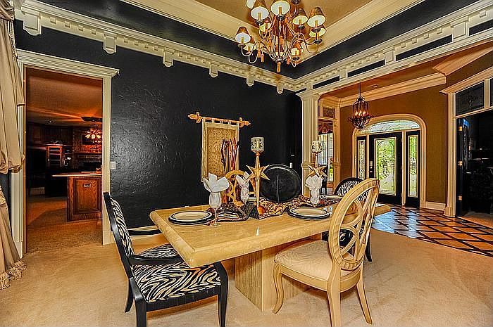Formal Dining